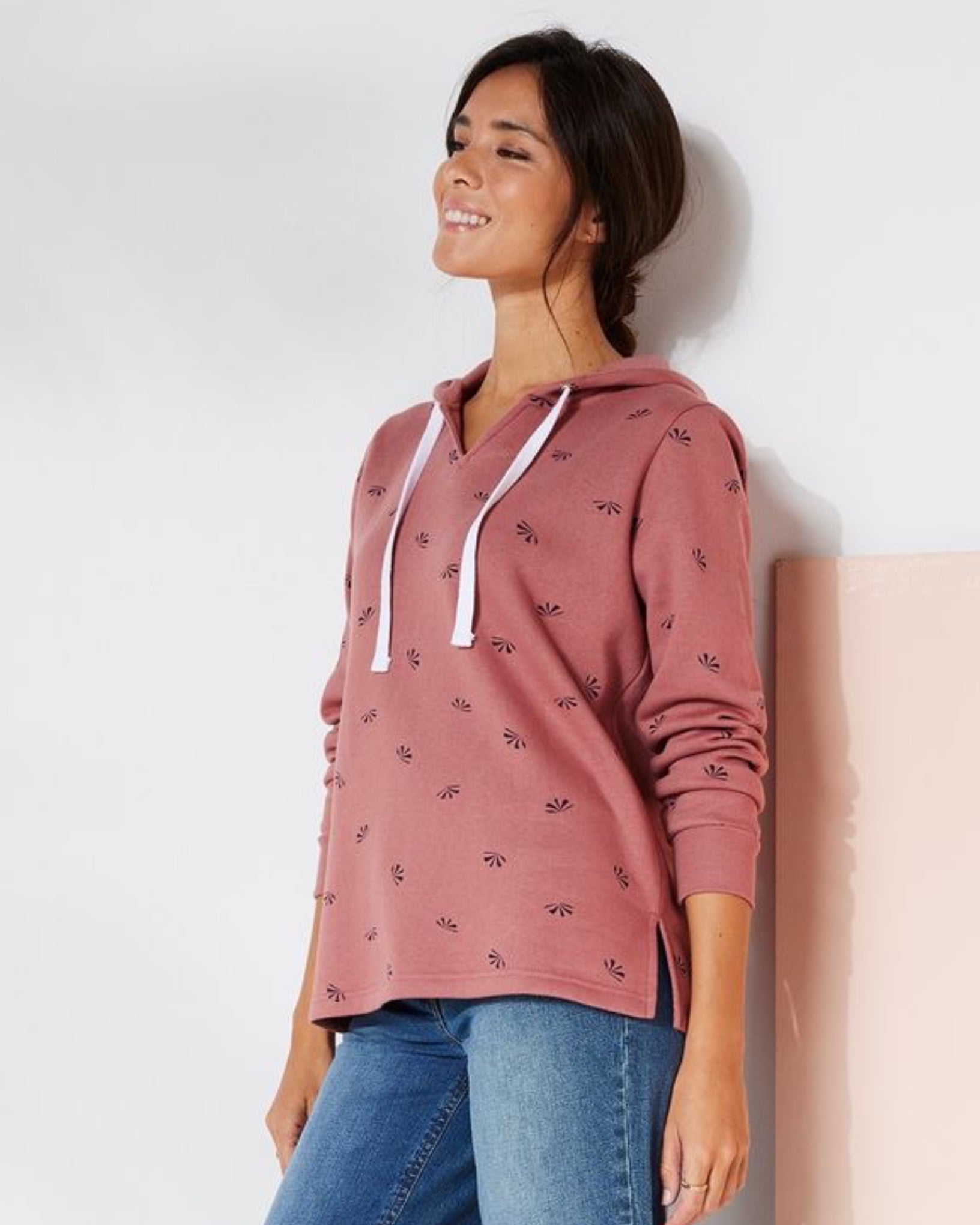 Sienna Ocean Waves Pull Over Hood